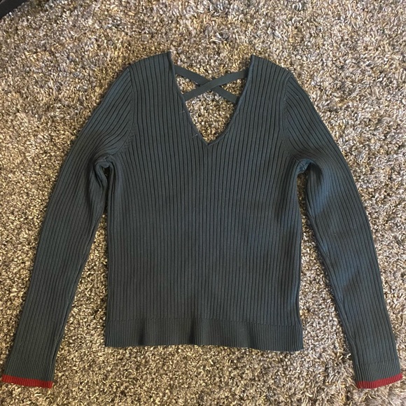 Emely V-neck Cross Back Sweater - Picture 2 of 3